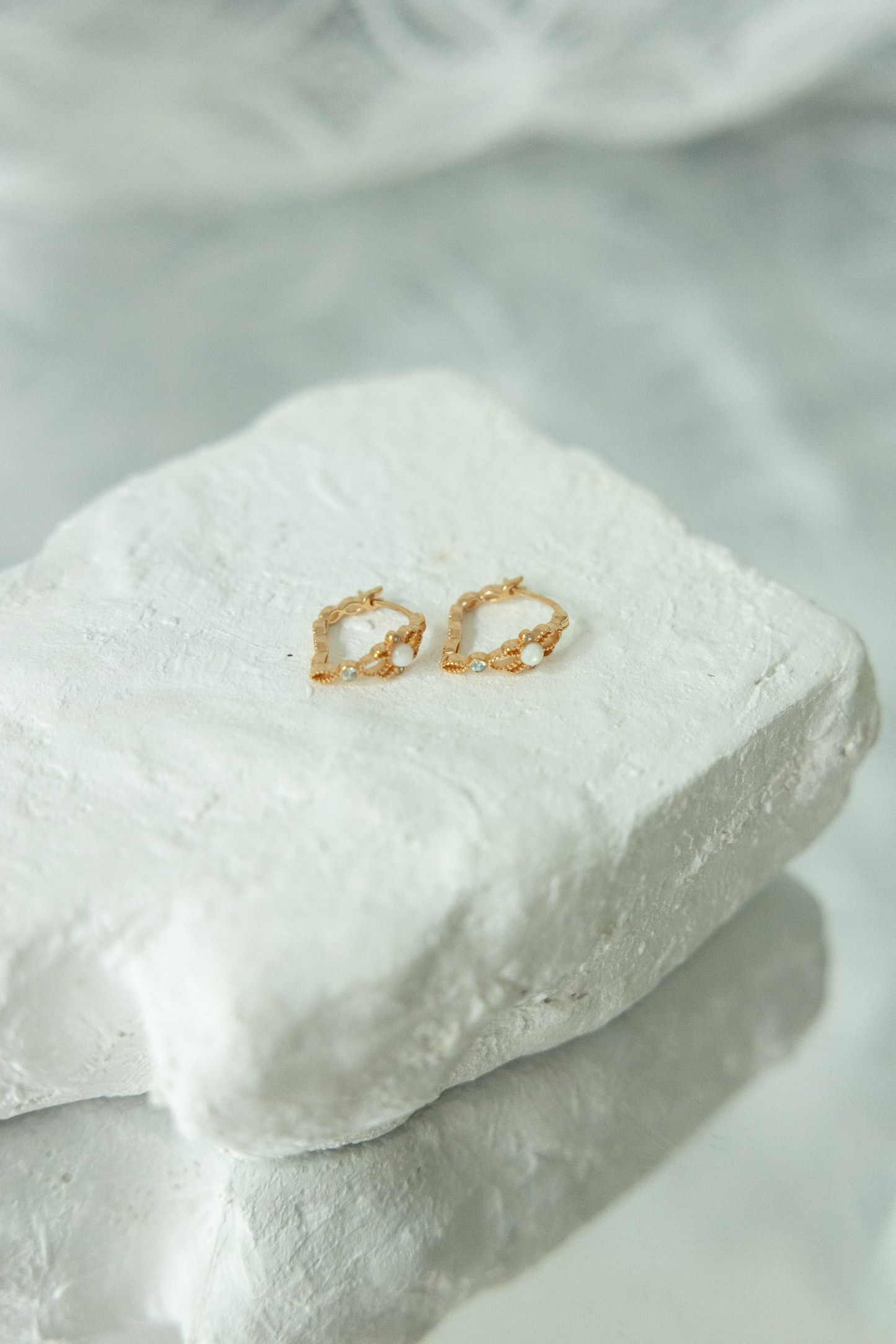 BELLA LACE EAR-HOOP EARRINGS