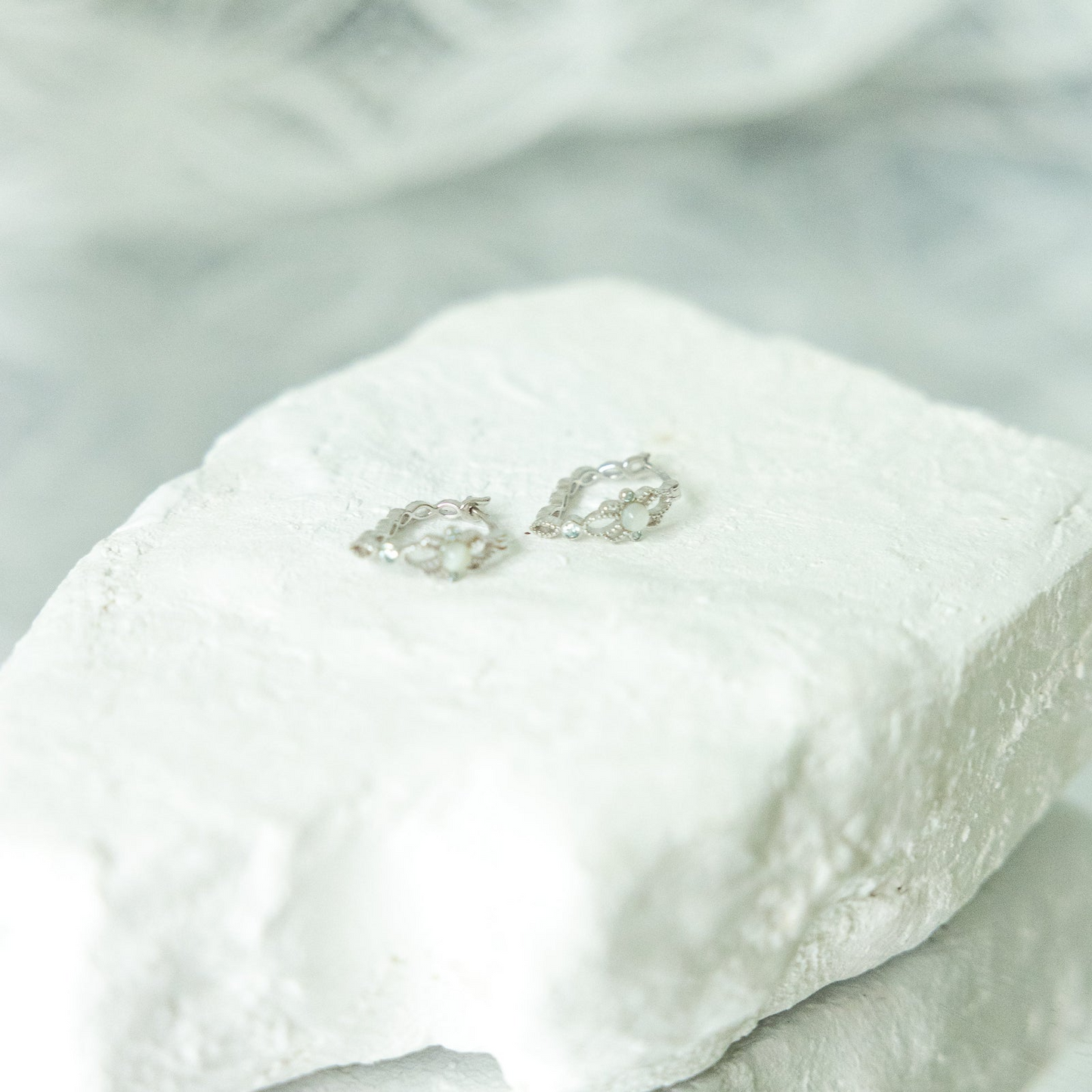 BELLA LACE EAR-HOOP SILVER EARRINGS