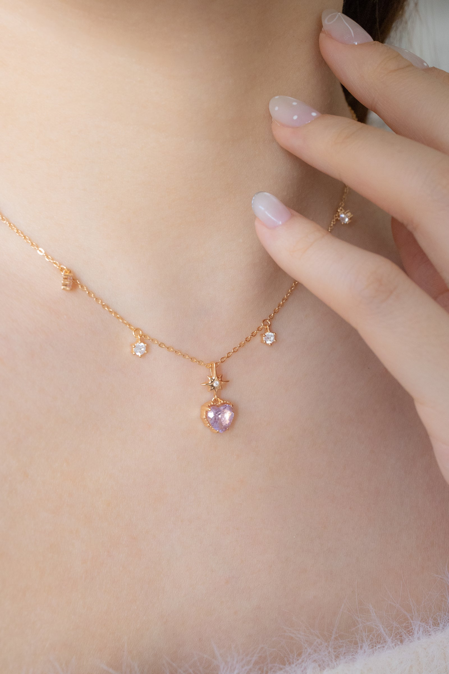 LAVENDER TWINKLE NECKLACE - LAVENDER