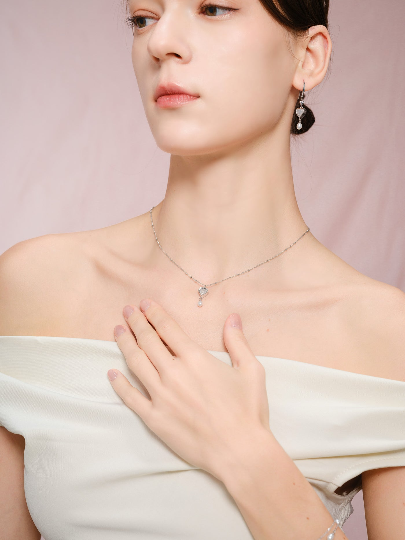 LOVER'S SNOWFALL SILVER NECKLACE - MOONSTONE