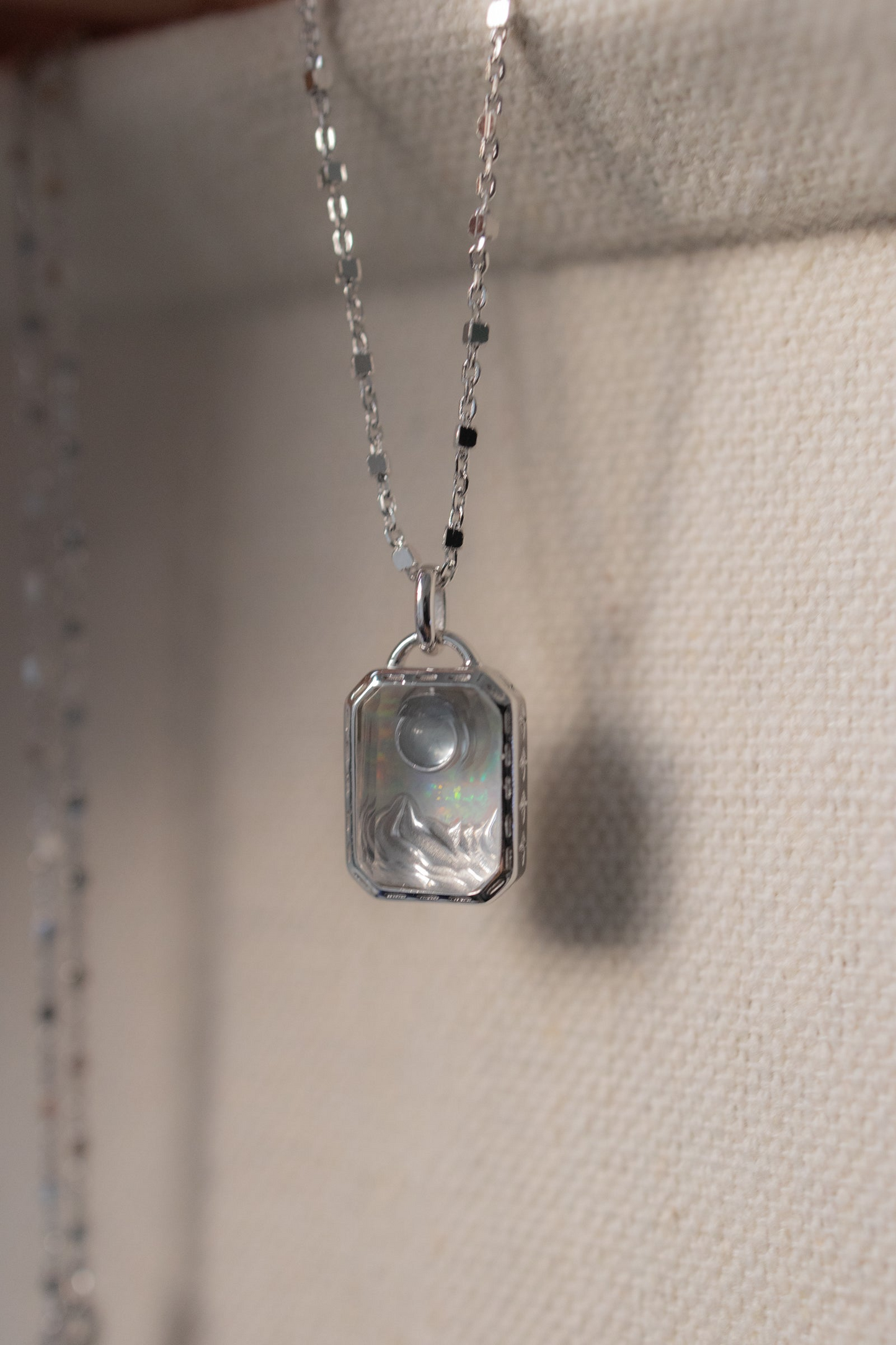 SKY FRAME SILVER NECKLACE