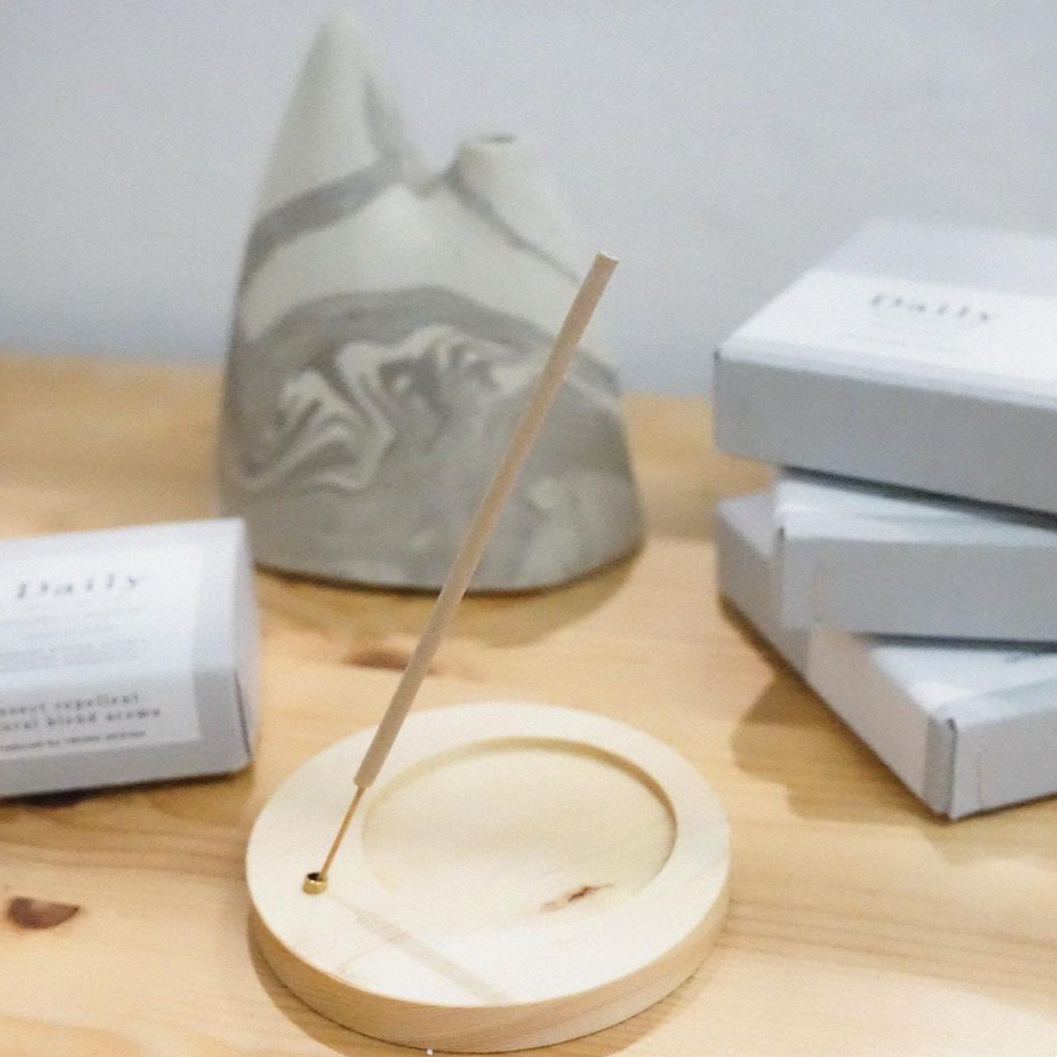 檜木製線香座 | Trunk Design