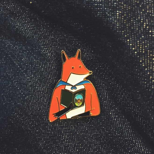 童話書的狐狸先生 Mr. Fox Reading the Fairtale Brooch