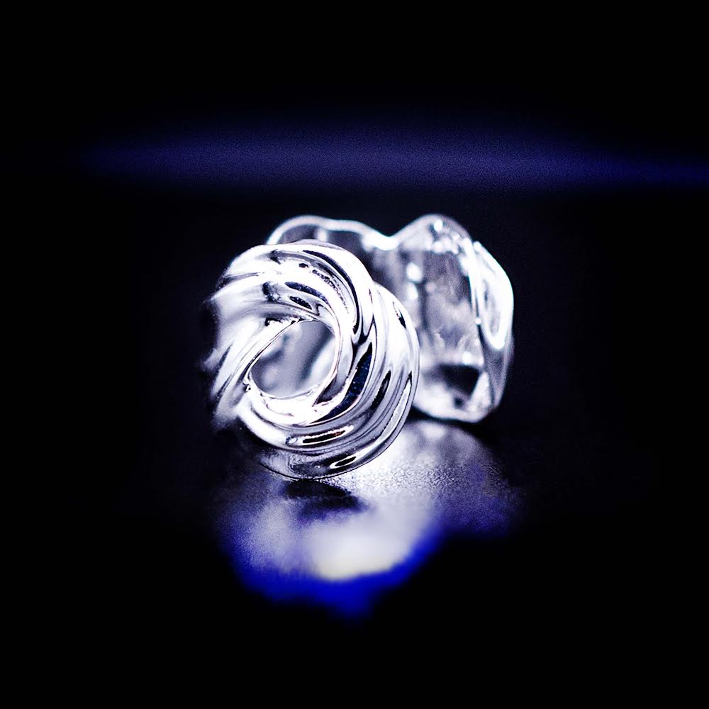 Yang ear cuff in sustainable silver