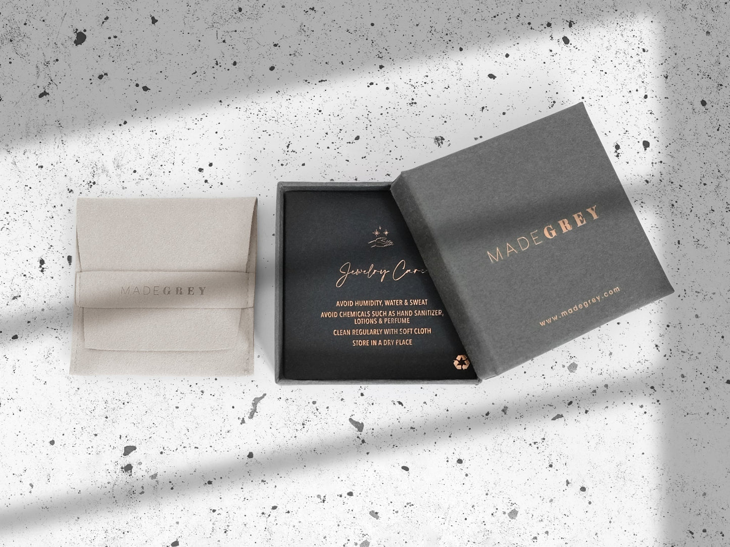 Rectangle Necklace | Bronze