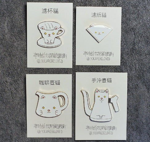 白色咖啡貓襟章