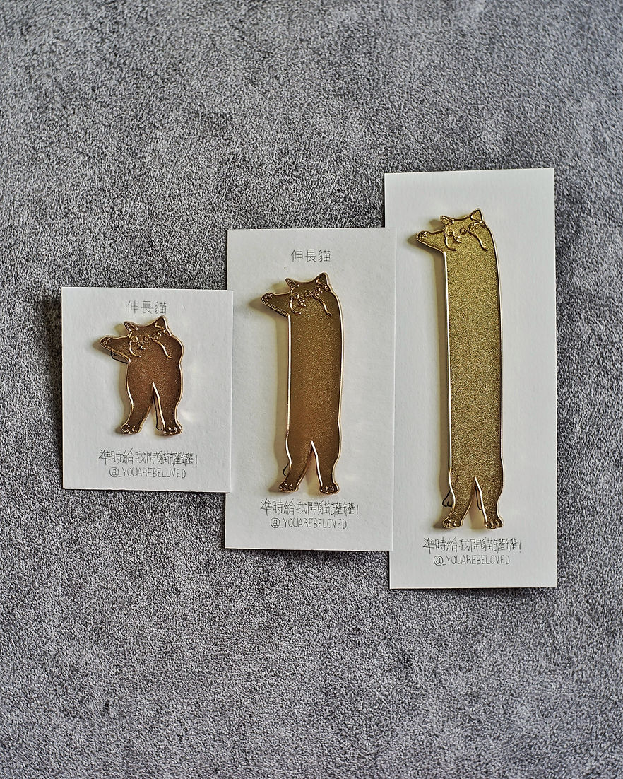 伸長貓 喵喵襟章 (黑/白/灰/深灰/淺灰/三色/純金/純銀/純黑)