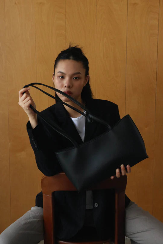 A Roam 2 Way Bag Black