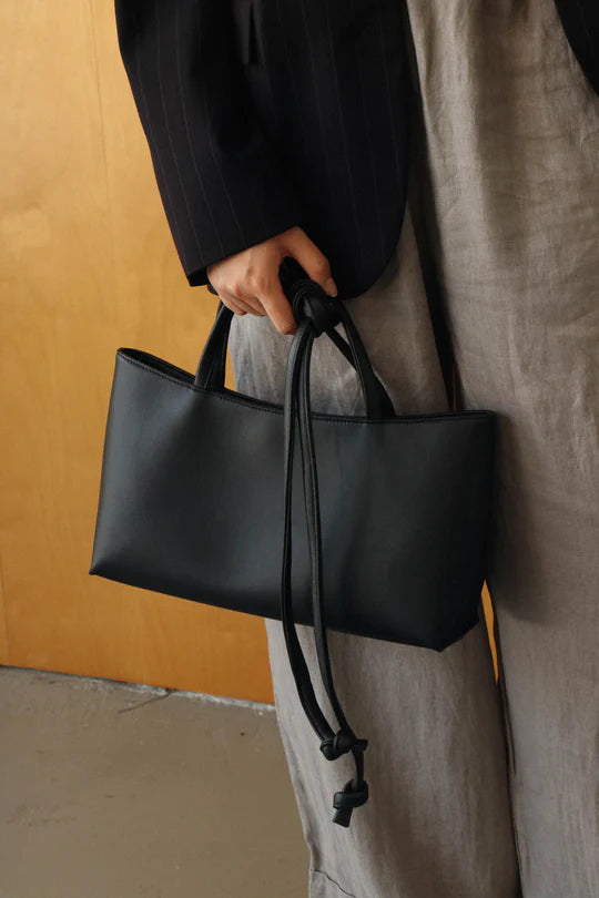 A Roam 2 Way Bag Black