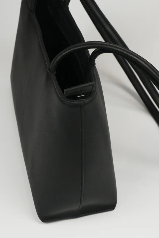 A Roam 2 Way Bag Black