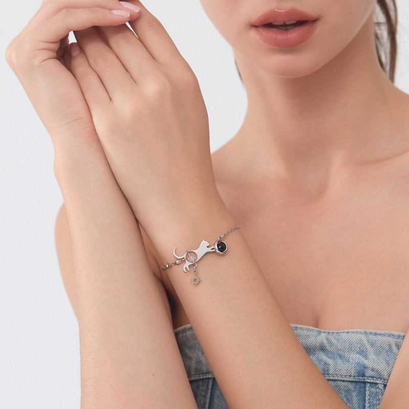 A085-S LunaWhisker 貓玩球喵月光石手鍊