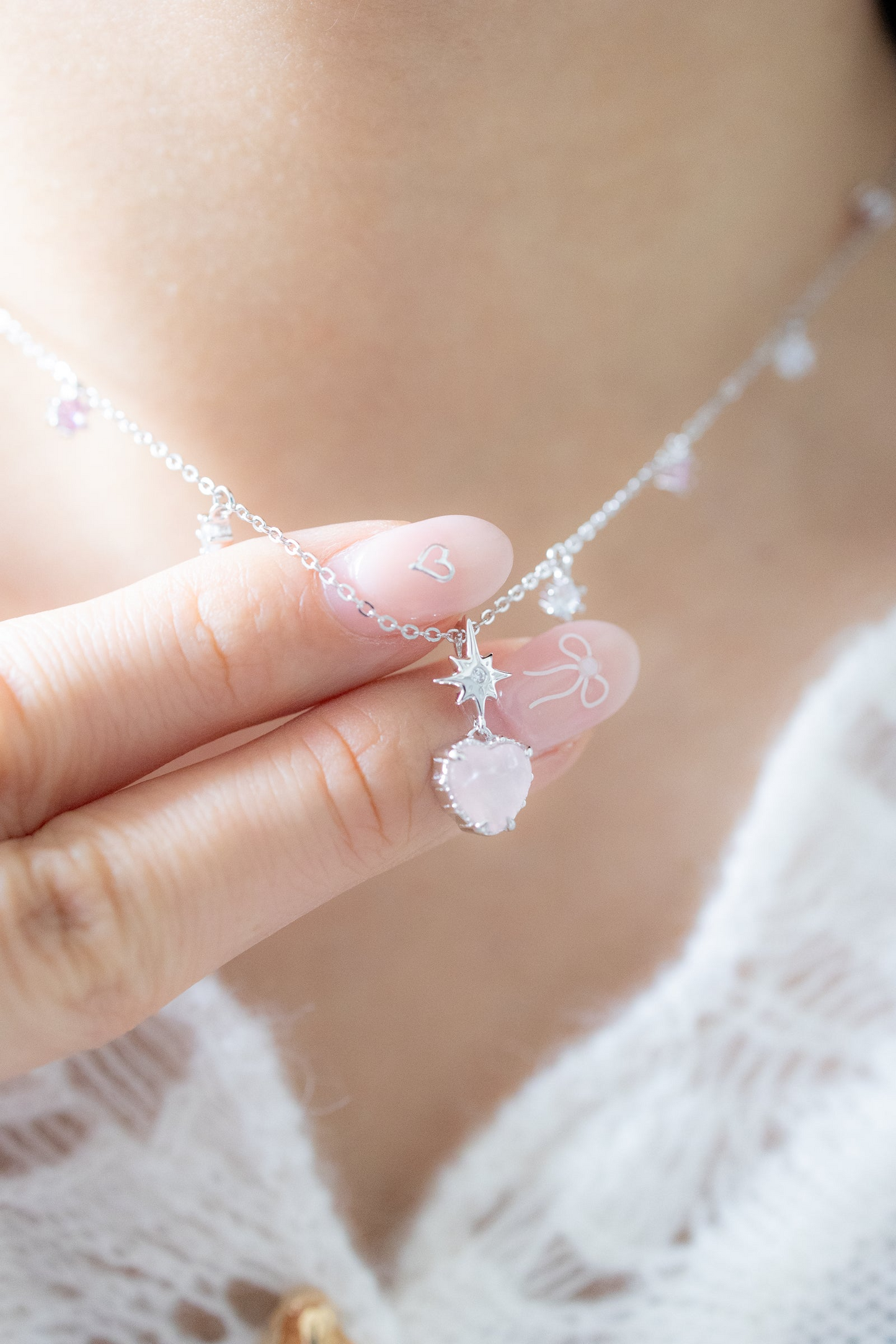 PEACH TWINKLE SILVER NECKLACE - ROSE QUARTZ