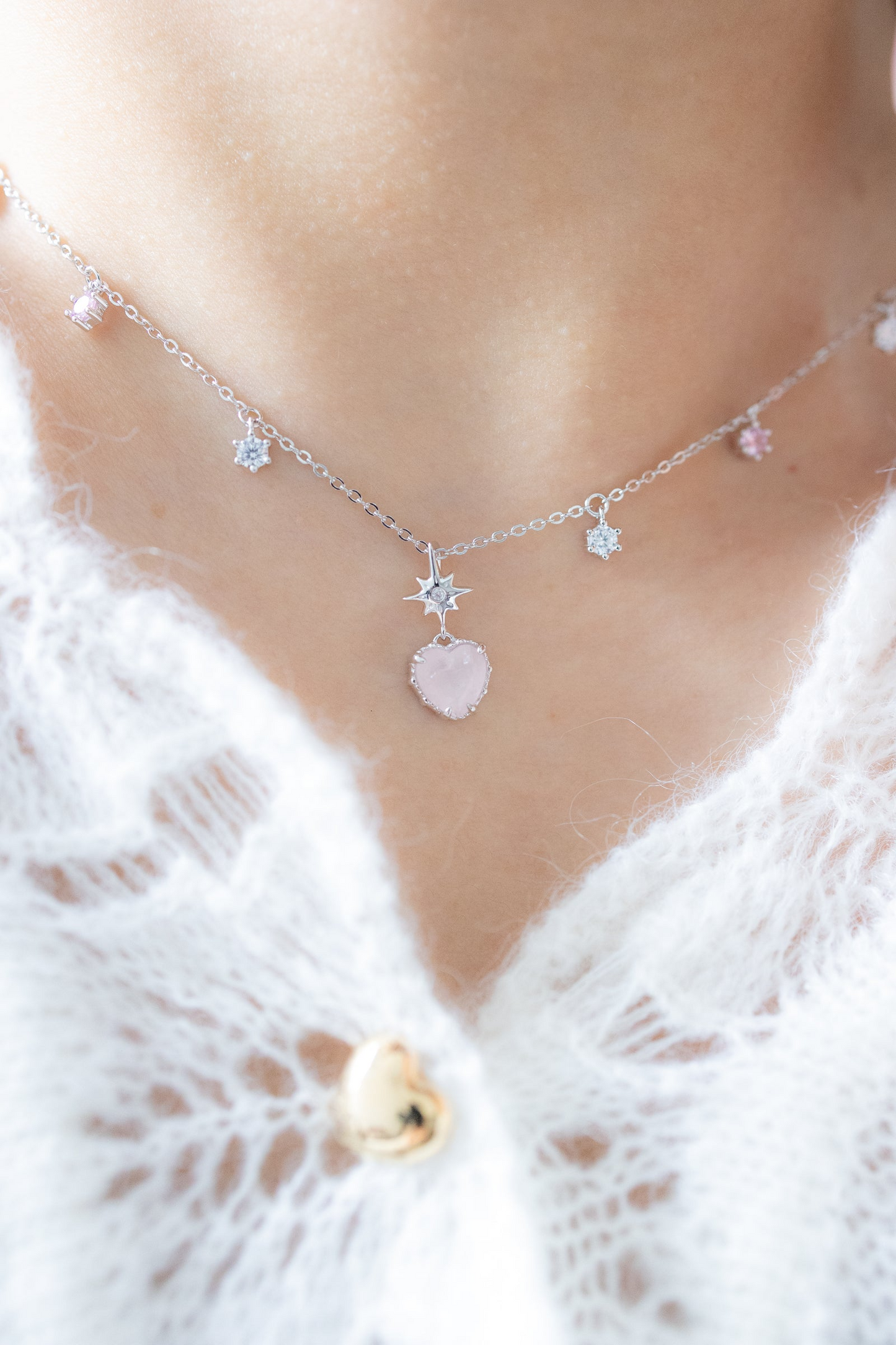 PEACH TWINKLE SILVER NECKLACE - ROSE QUARTZ