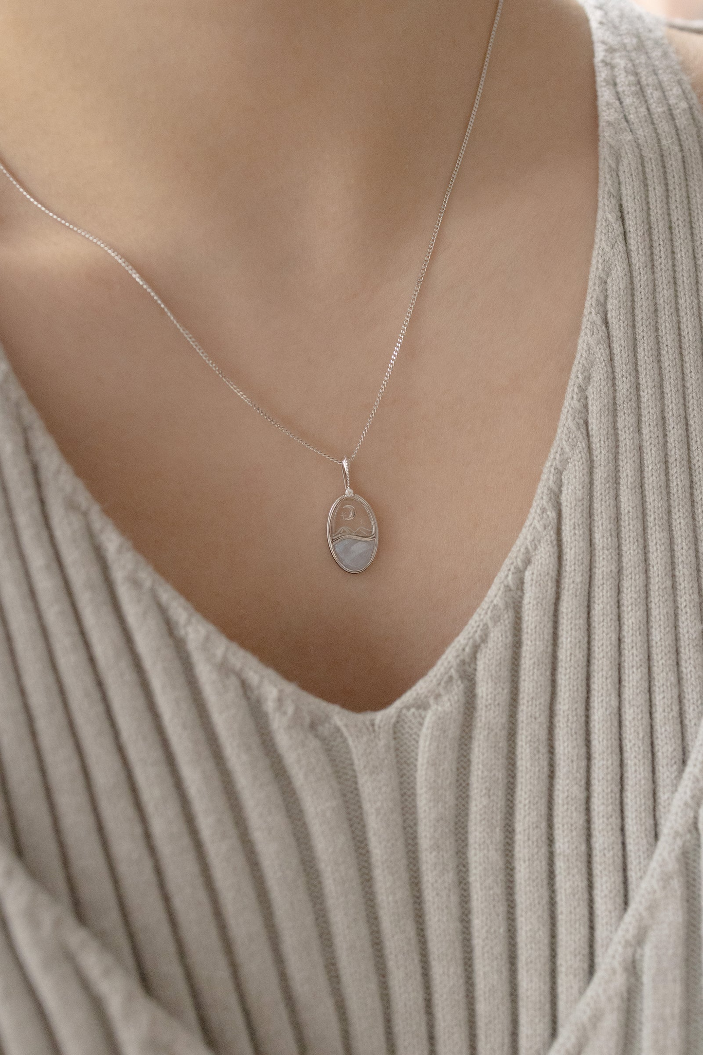 RIVERSIDE NIGHT SILVER NECKLACE