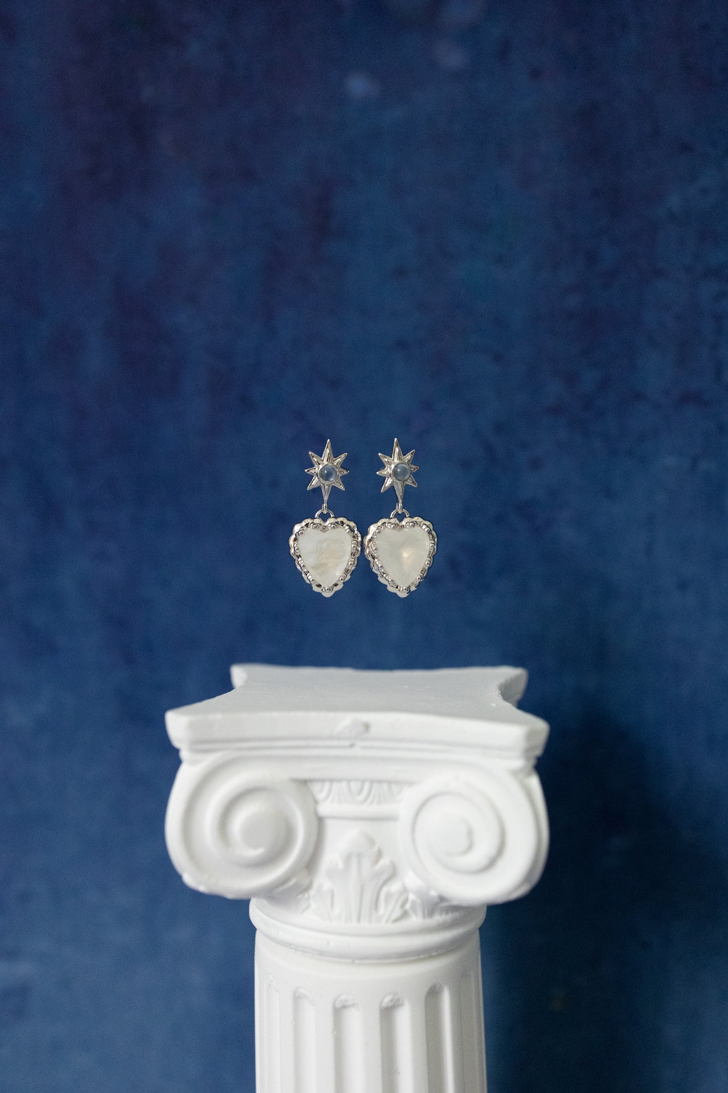 TWIN SOULS HEART SILVER EARRINGS - MOONSTONE