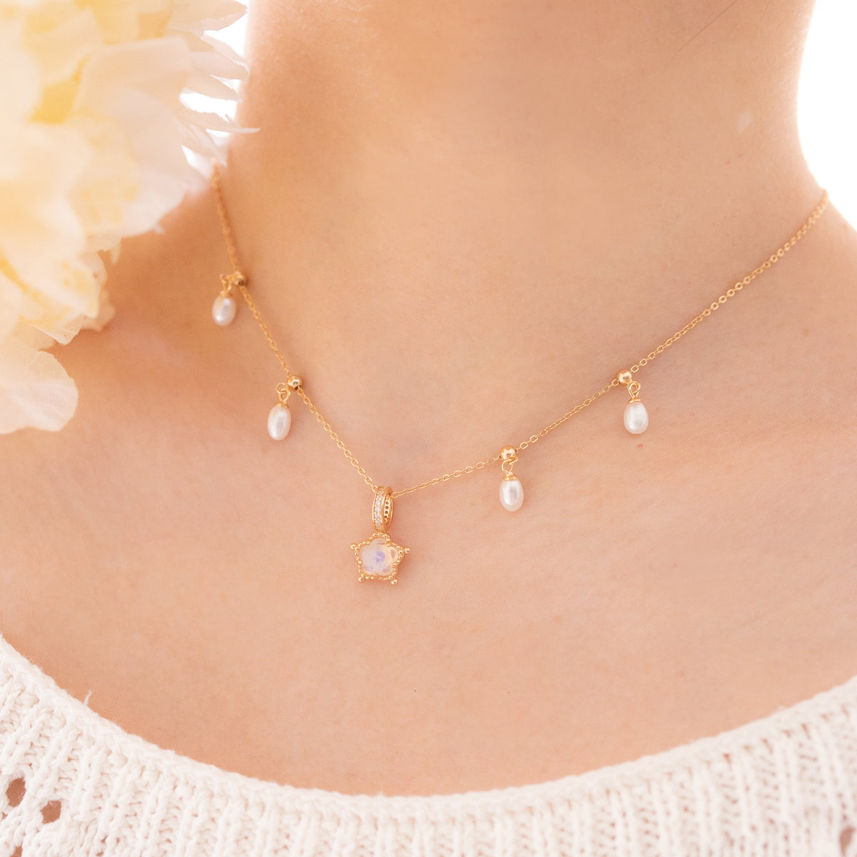 BUBBLE FLORA NECKLACE - MOONSTONE - TWO WAY - REMOVABLE CHARM