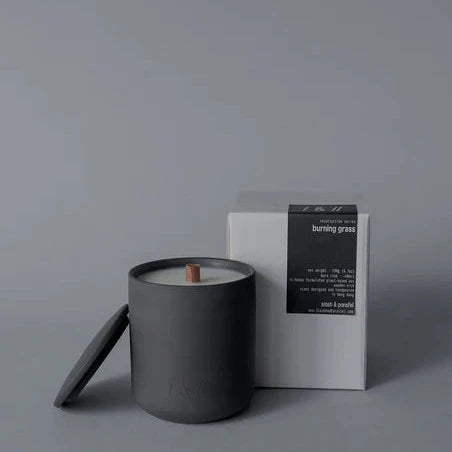 burning grass / scented candle 190g // recollection series