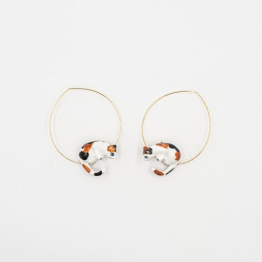 J444 Suspended Cat Earrings
