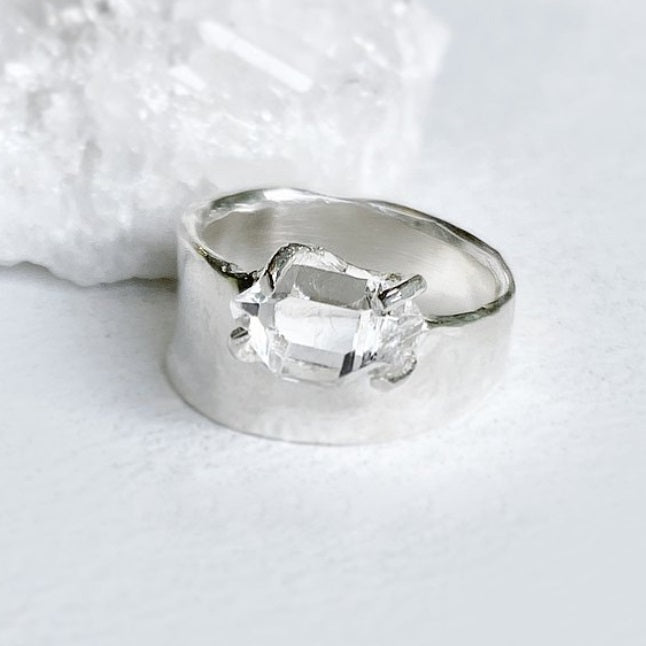 The Shining Diamond Embed Ring (Narrow)
