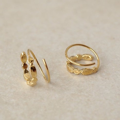 W pattern Earrings Gold
